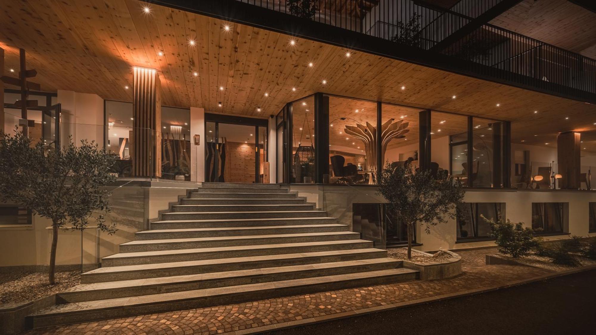Cristallo Sport & Wellness Hotel Levico Terme Exterior foto