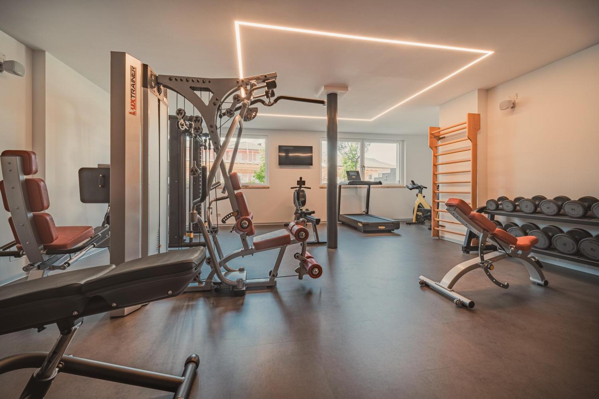 Cristallo Sport & Wellness Hotel Levico Terme Exterior foto