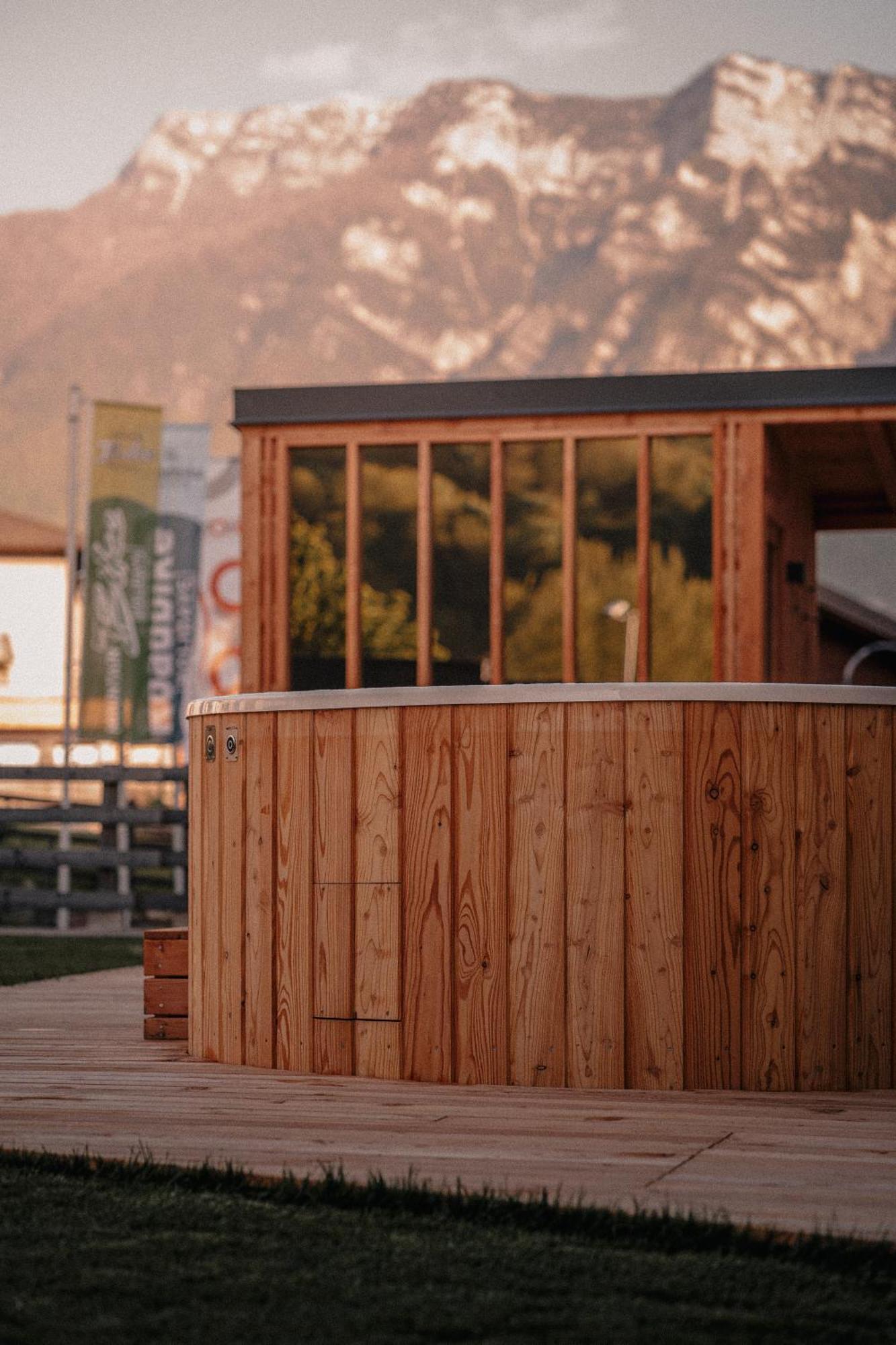 Cristallo Sport & Wellness Hotel Levico Terme Exterior foto